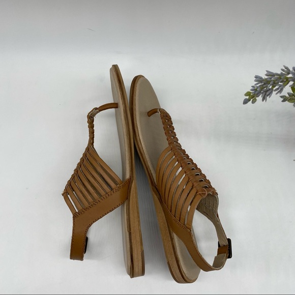 9 Journee Signature Davis Women's Leather Sandals in Brown  size 9 NEW - Picture 3 of 7